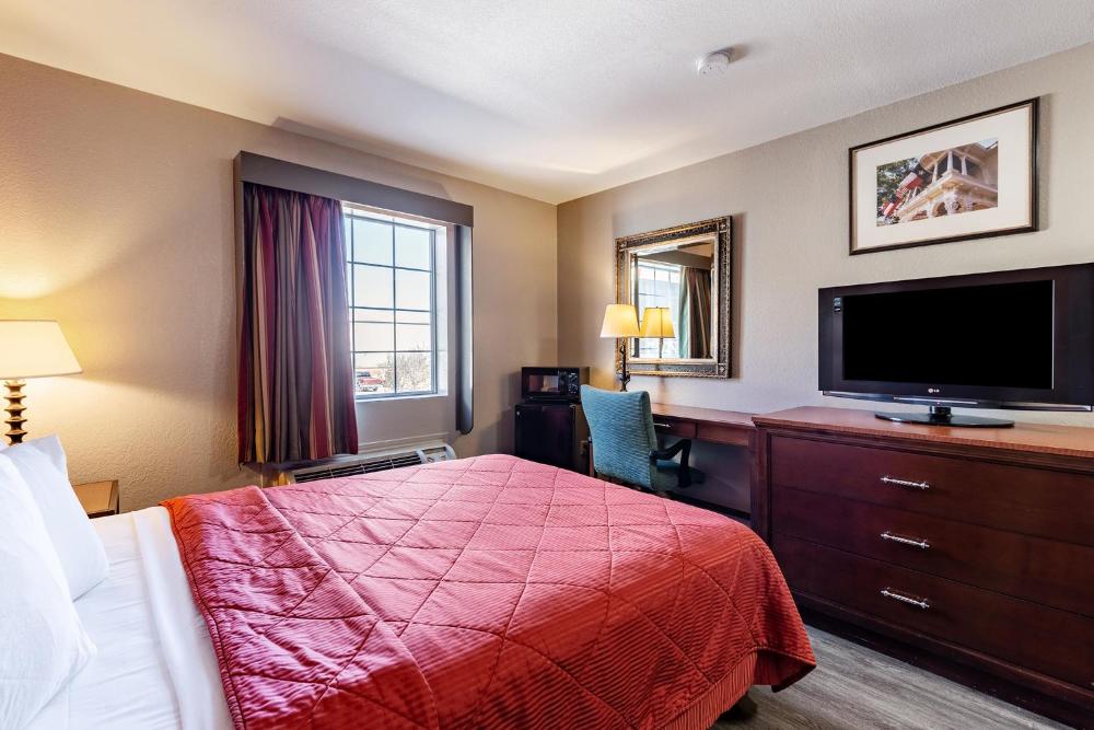 Queen Room - Non Smoking interior